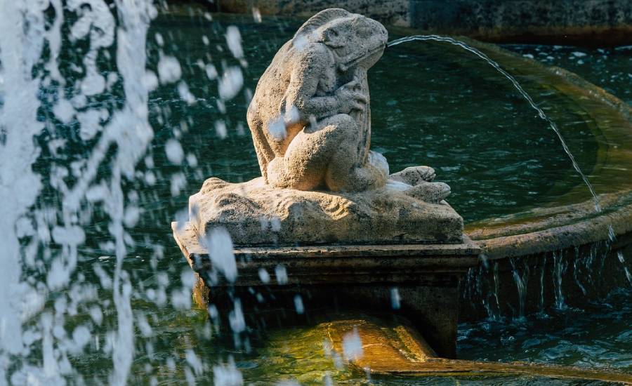 Why More Homeowners Are Choosing Aerating Pond Fountains